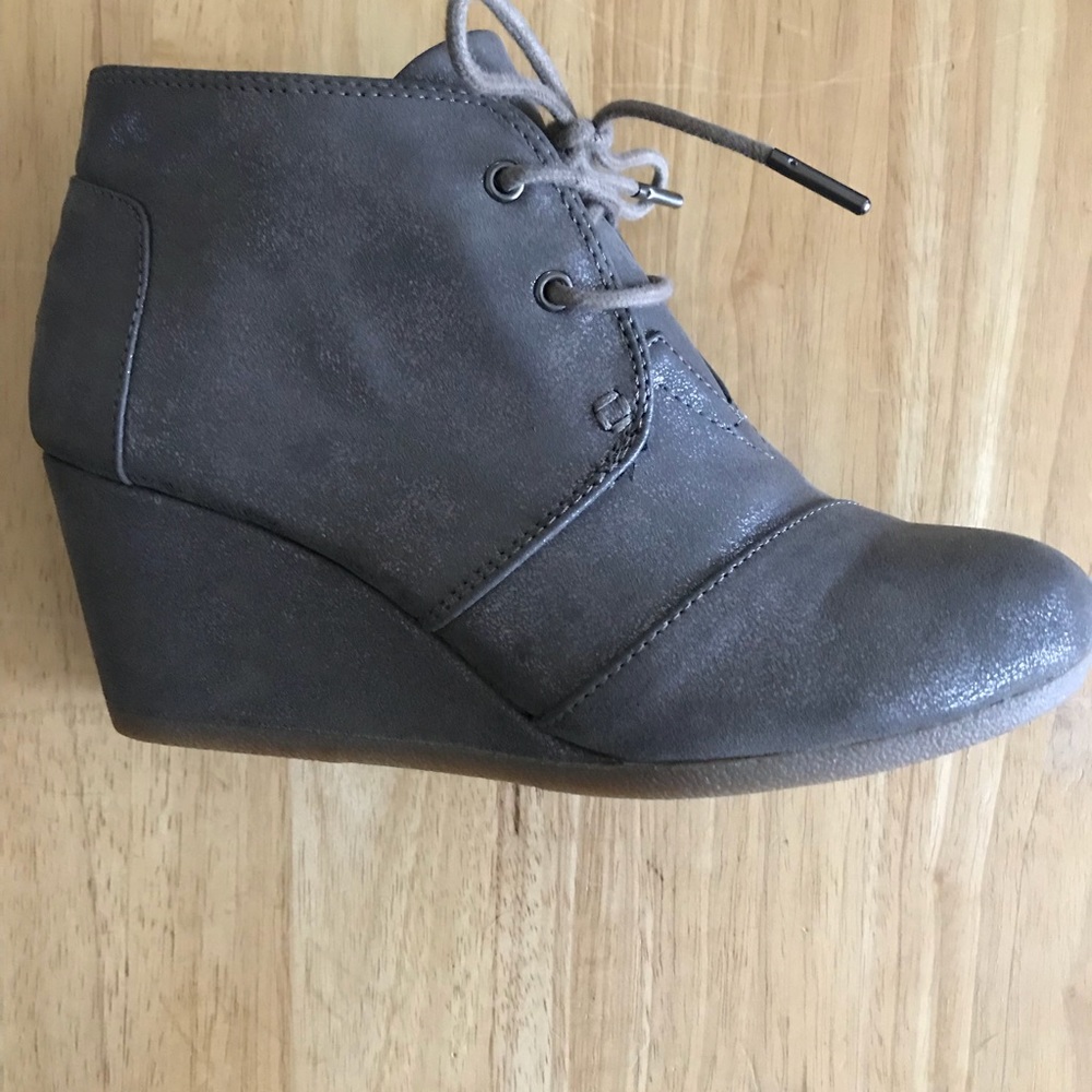 Toms Wedge Booties